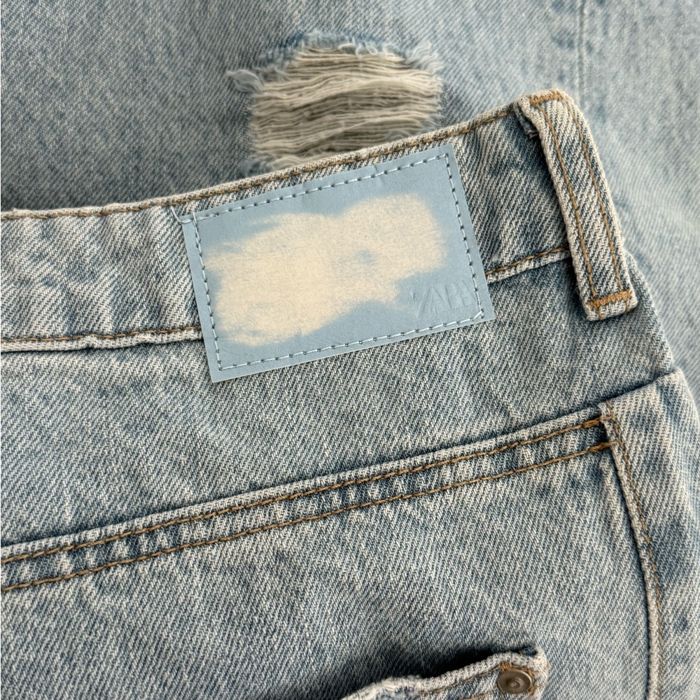 ZARA Cuffed Hem Wide Leg Hard Denim Jeans - Picture 9 of 14